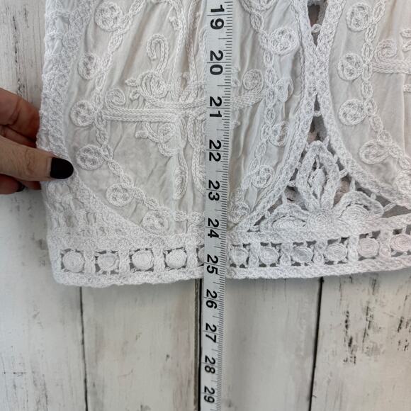 Chico's White Cutwork Top Scoop Neck Short Sleeve Knit Blouse Size 2 14/16 - Picture 12 of 14